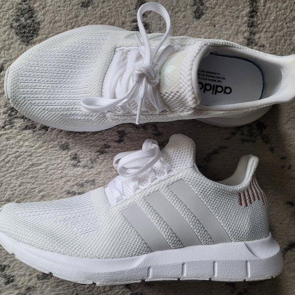 Adidas Swift Run women's 8 - Picture 3 of 7